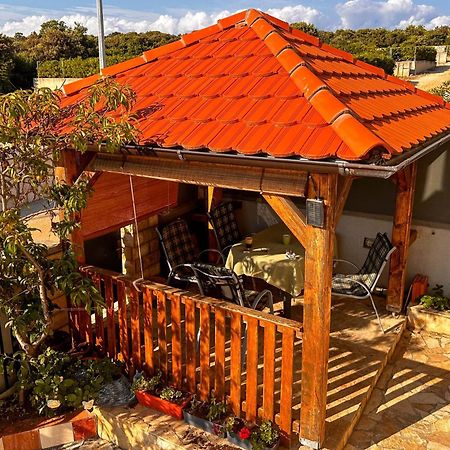 Apartmani Trupeljak Mandre Ngoại thất bức ảnh