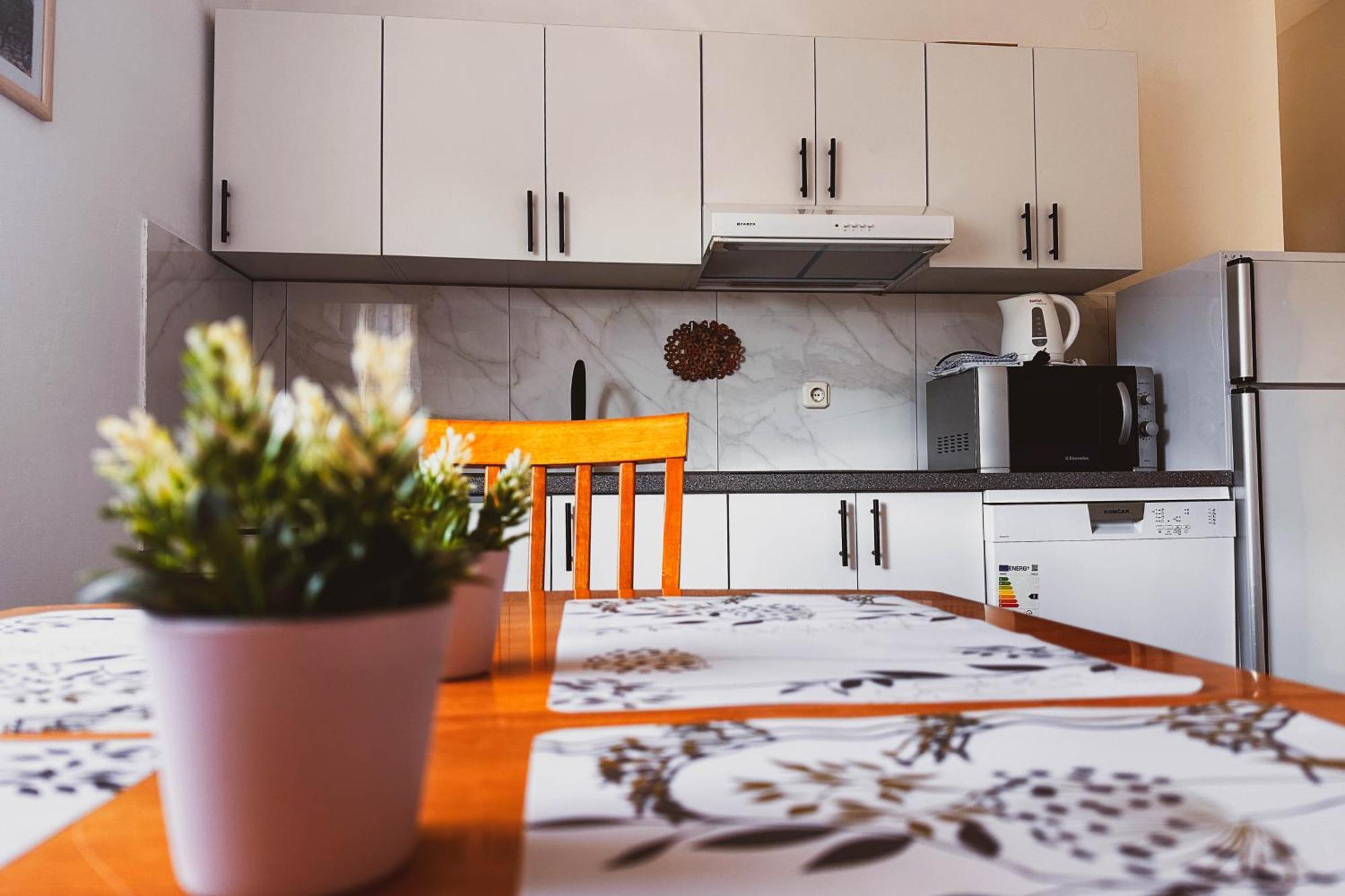 Apartmani Trupeljak Mandre Ngoại thất bức ảnh
